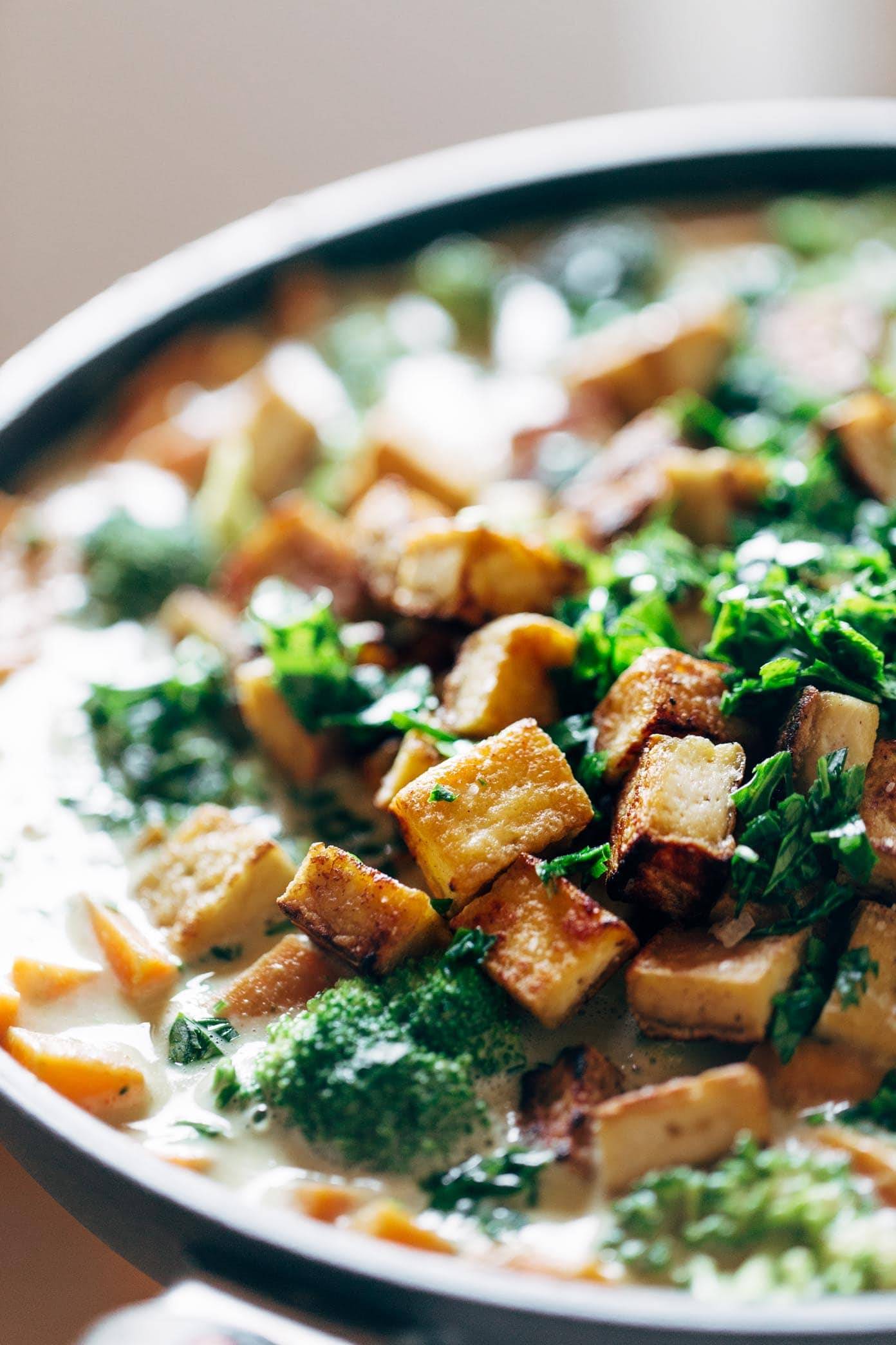 5-Ingredient Green Curry! packed with tons of veggies, an easy green curry sauce, and finished with golden raisins and cilantro. Easy! | pinchofyum.com